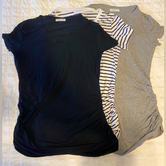 smallshow Tops - Bundle of 3 Smallshow Maternity T Shirts